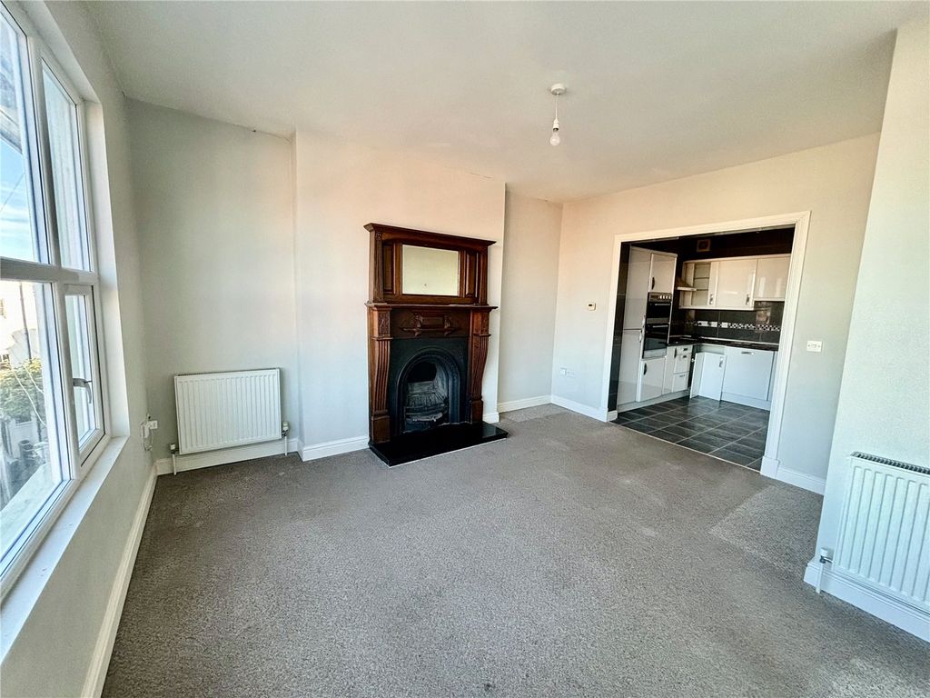 Property photo 2 of 14 Picture No. 19