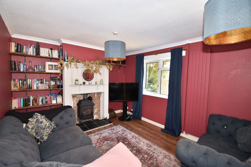 Property photo 2 of 17