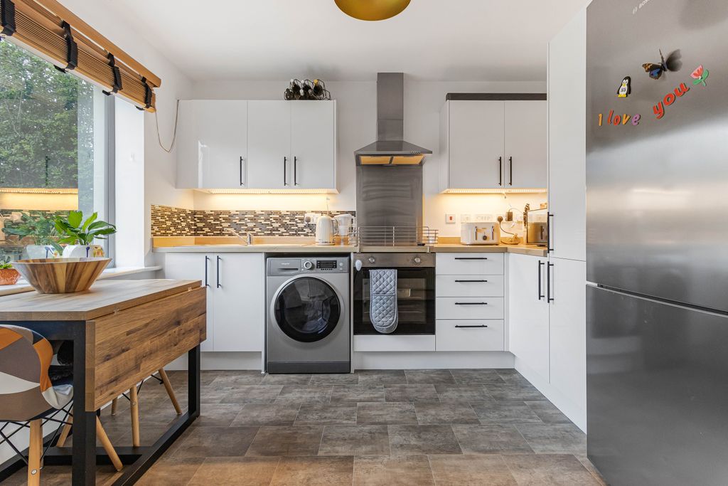 Property photo 3 of 18 2577306