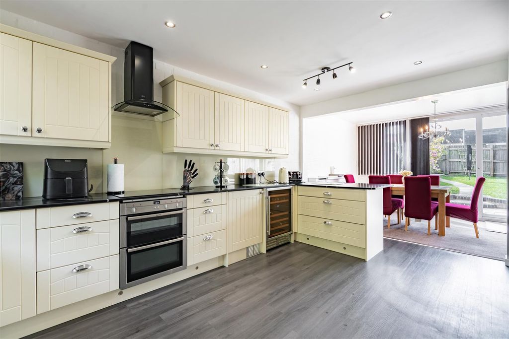 Property photo 2 of 16 Kitchen