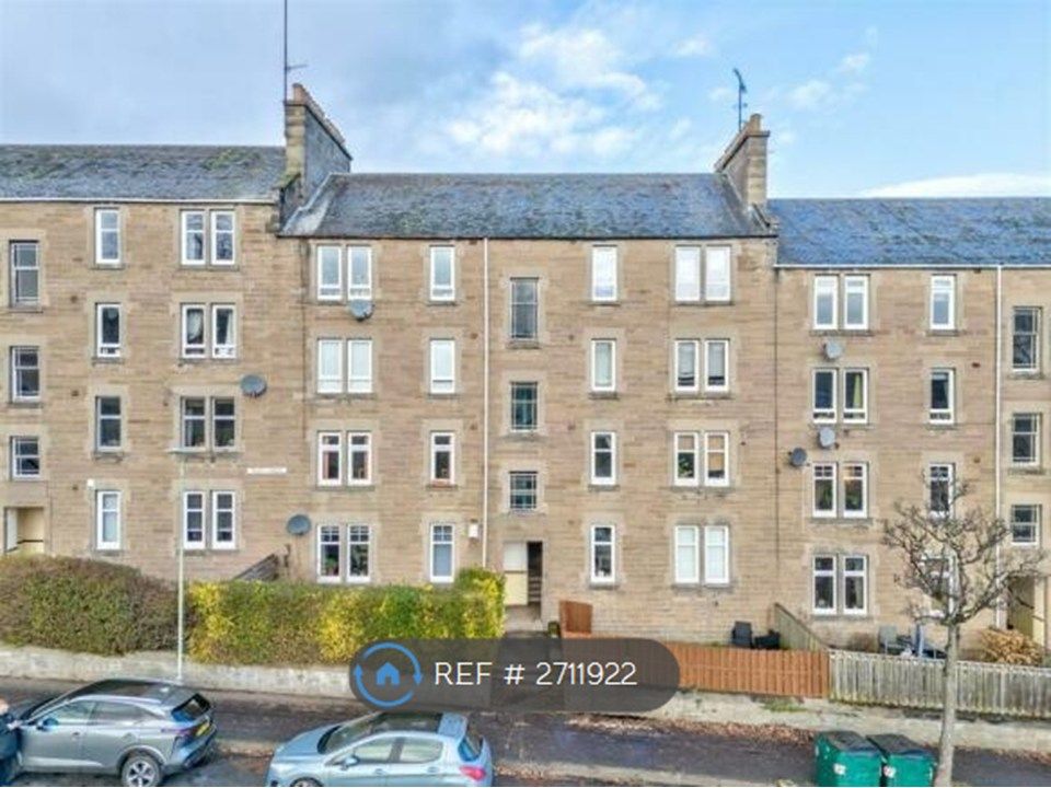 Property photo 1 of 12 £800Pcm