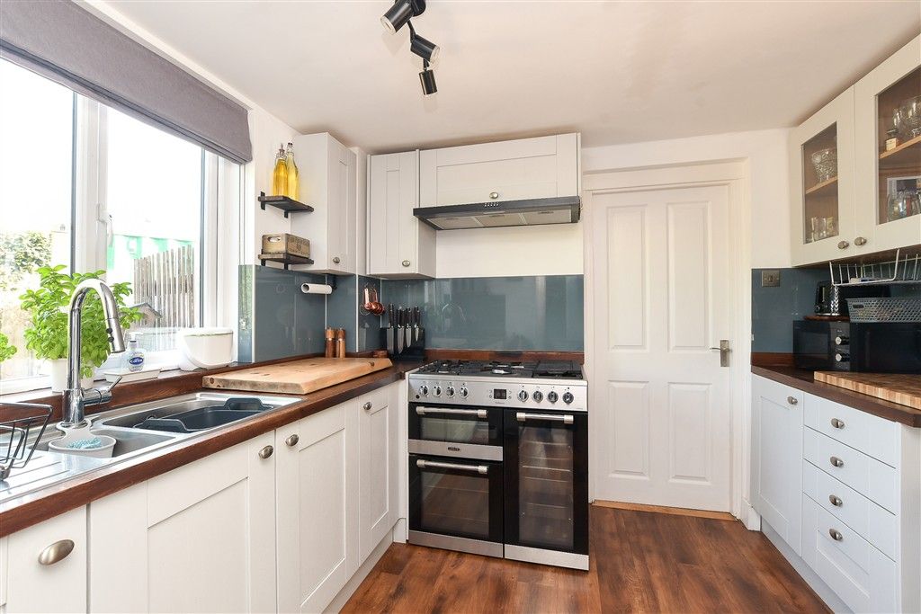Property photo 3 of 20 Kitchen