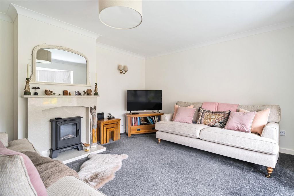 Property photo 3 of 11 Sitting Room
