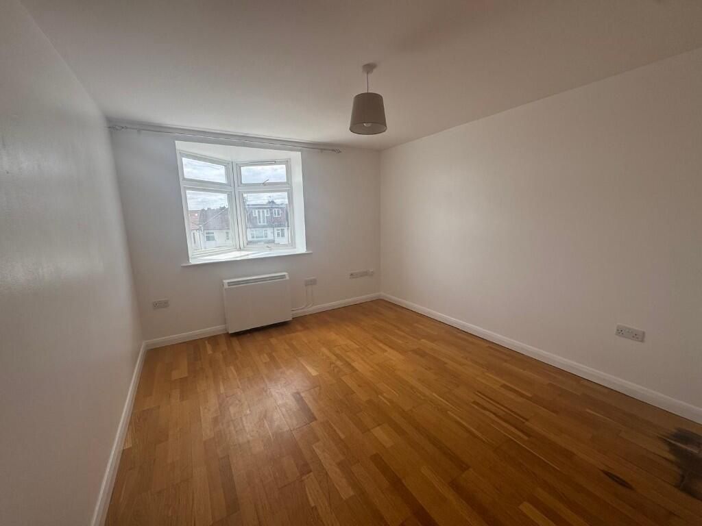Property photo 3 of 7 Gallery
