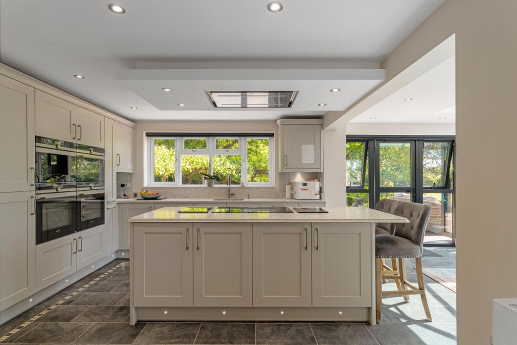 Additional image 12 of 6 bed detached house for saleCherry Pit Lane, Beoley, Worcestershire B98