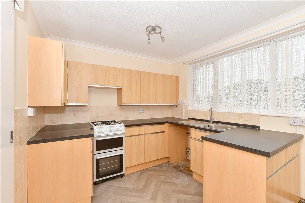 Property photo 2 of 9 Kitchen/Dining Room