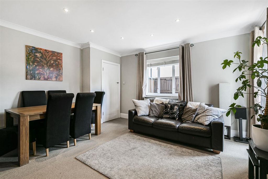 Property photo 2 of 16 32_56555.Jpg