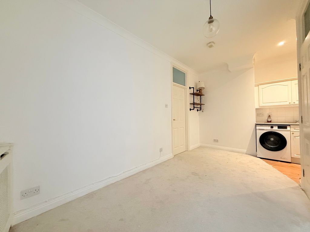 Property photo 3 of 8 Image