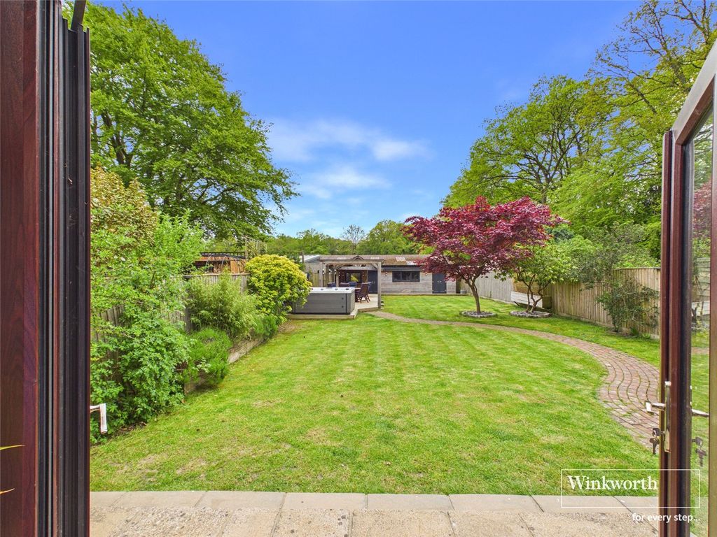 Property photo 1 of 22 Picture No. 09