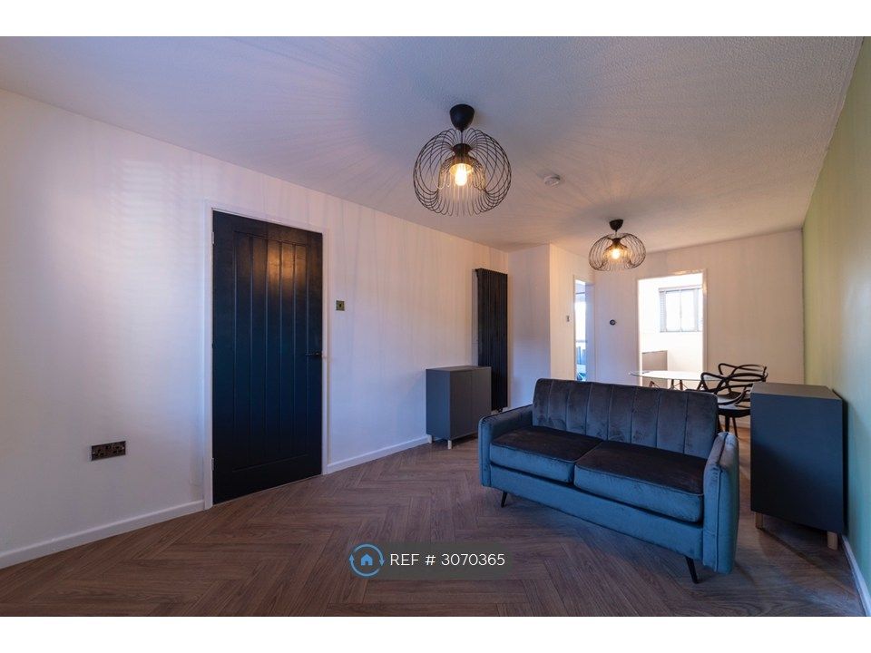 Property photo 1 of 20 Lounge/Dining