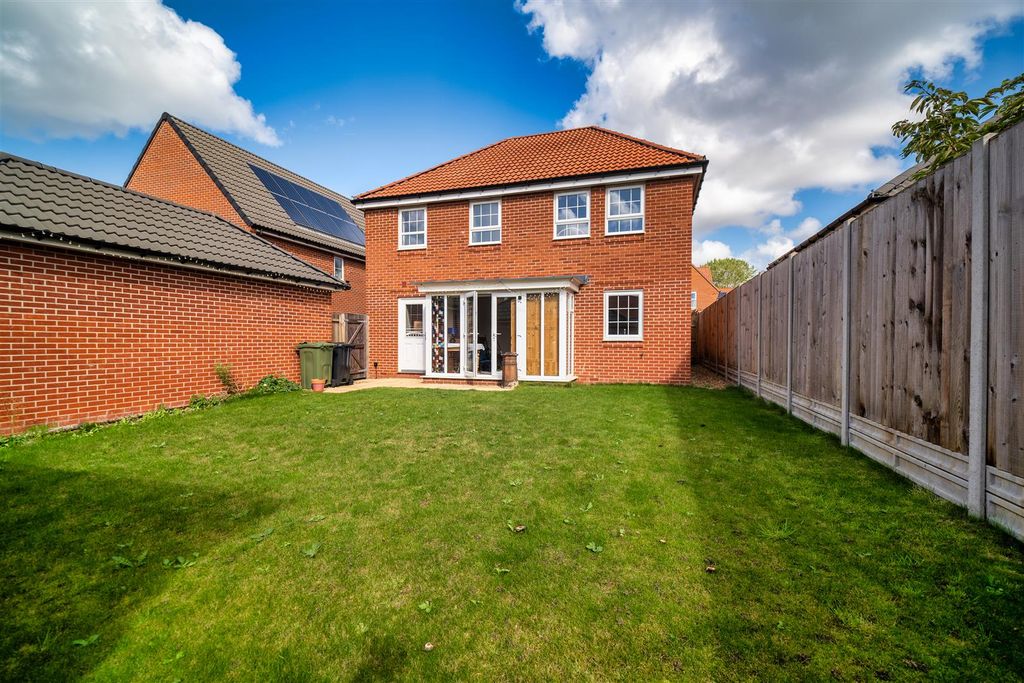 Property photo 2 of 15 Rear Aspect