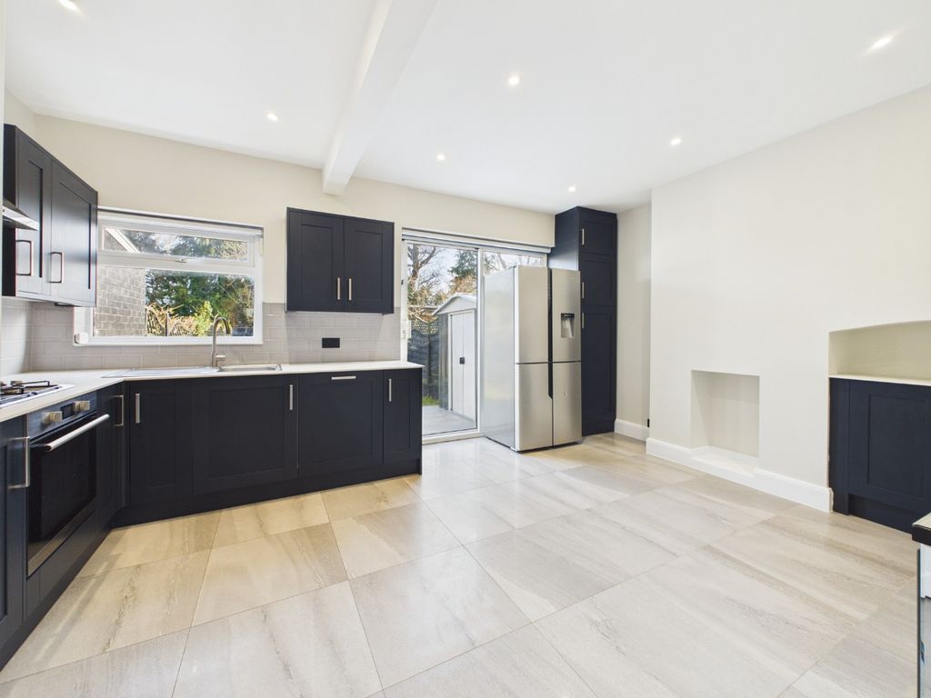 Property photo 2 of 17 4929002