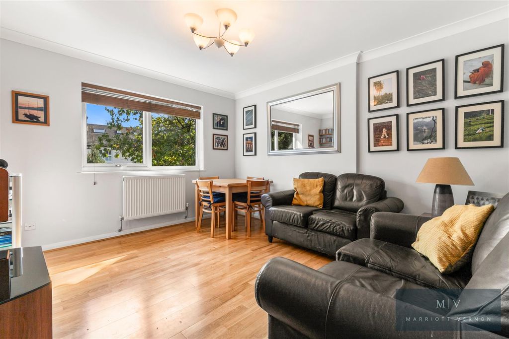 Property photo 2 of 14 Wenderholme Court 18 MV-3.Jpg