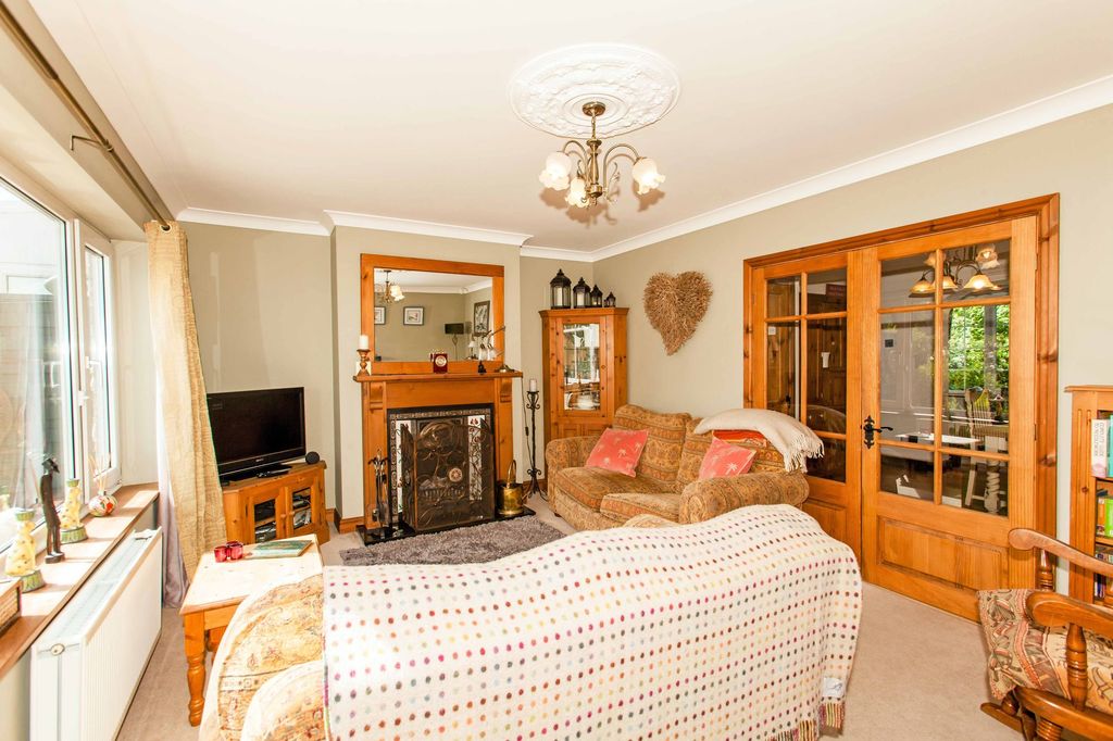 Property photo 2 of 40