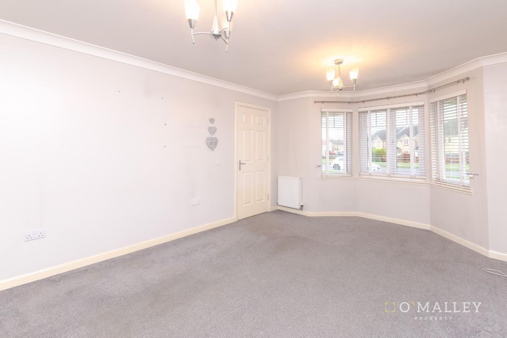 Property photo 2 of 16 Lounge