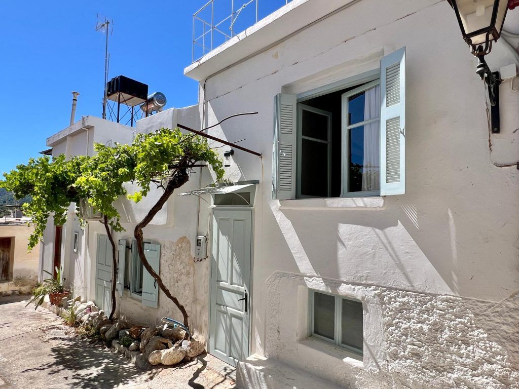 Property photo 1 of 36