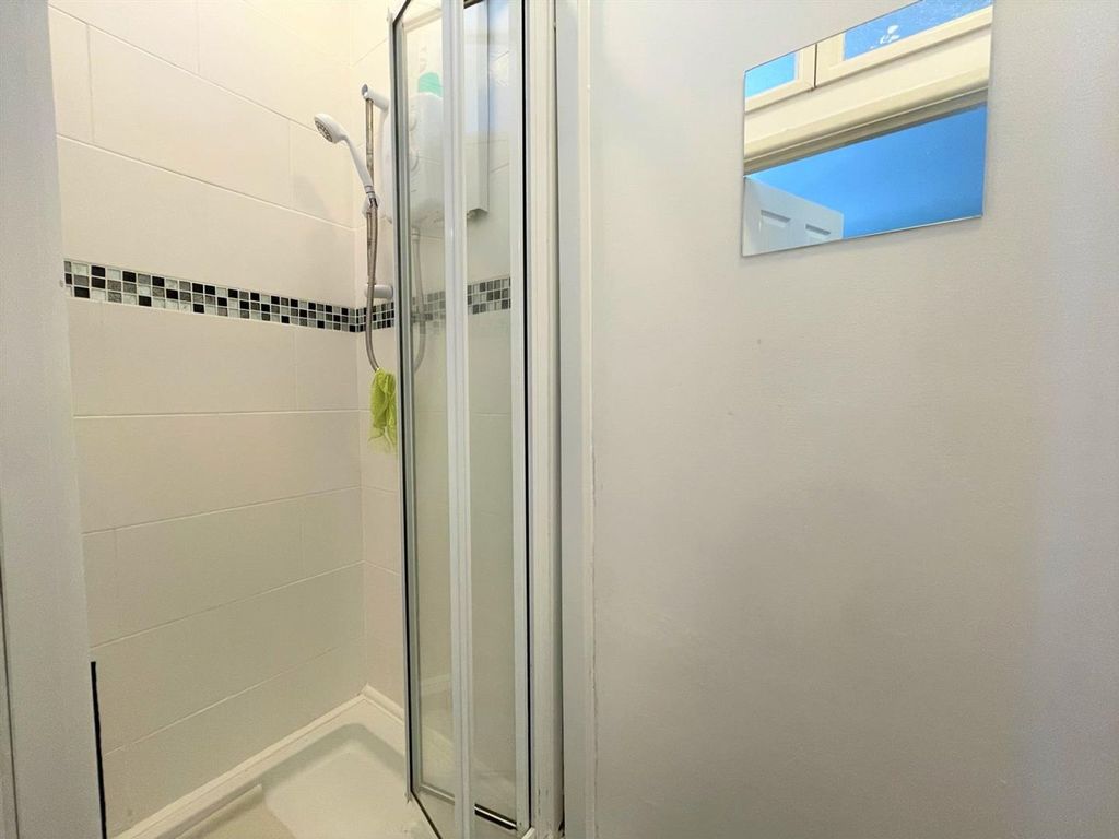 Property photo 3 of 4 Flat 18 113 Holyhead.Jpeg