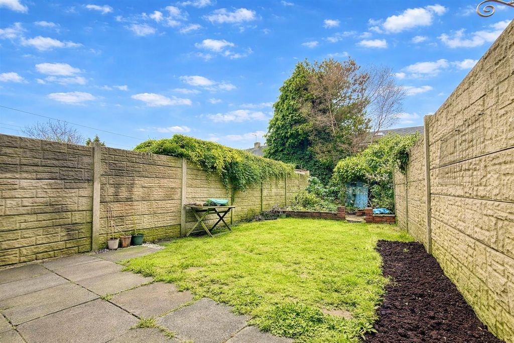 Property photo 2 of 8 581475Be-97A9-4770-Bb45-21F008F44d2F.Png