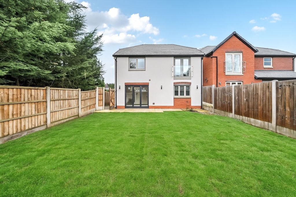 Property photo 2 of 18