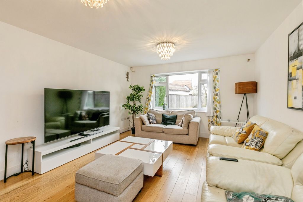 Property photo 3 of 24 Pbox-Img.Jpg