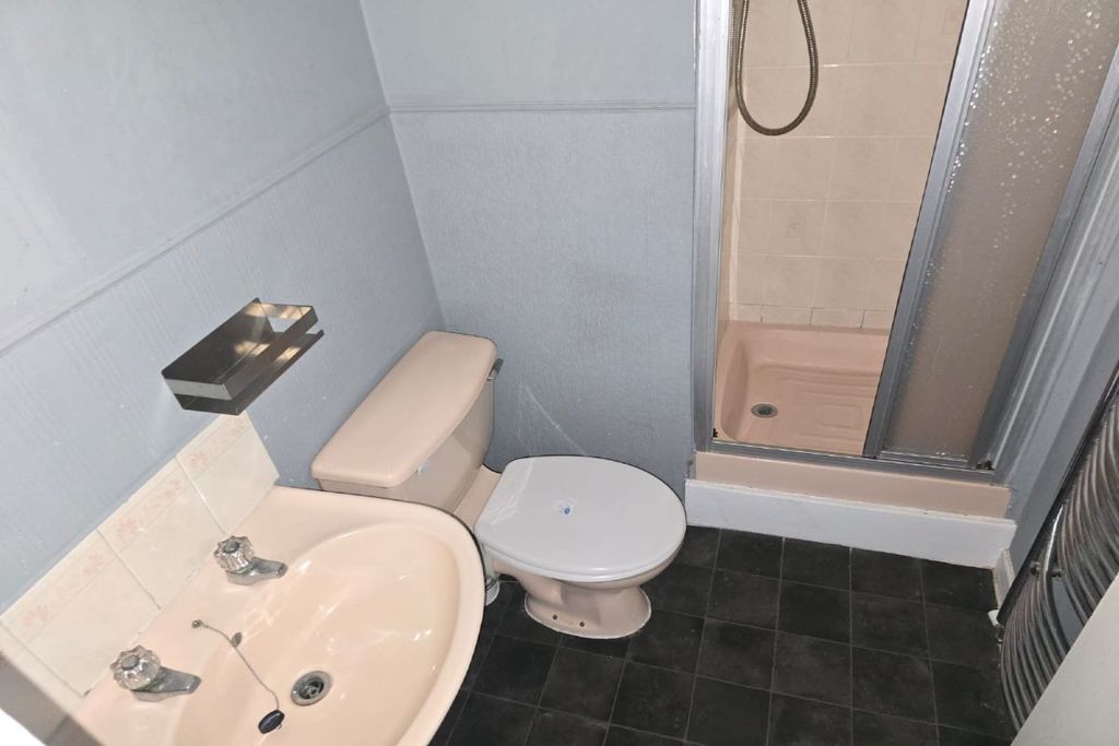 Property photo 3 of 9