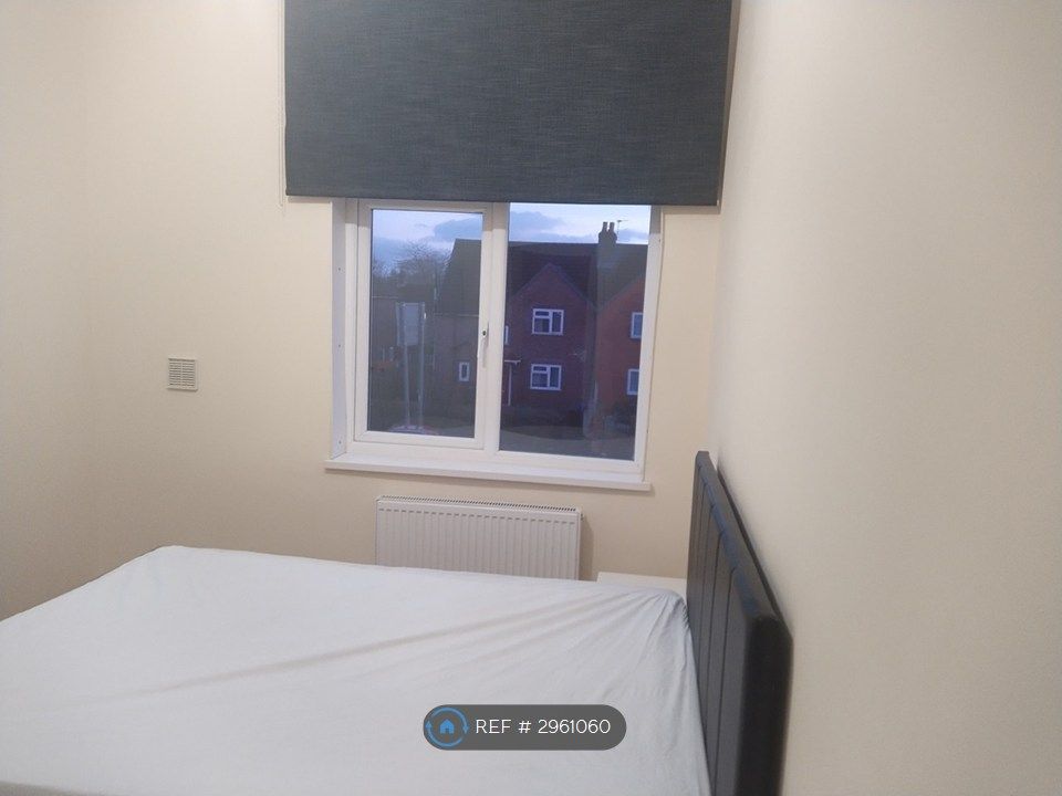 Property photo 2 of 16 Bedroom