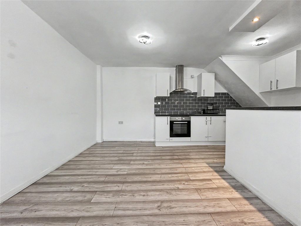 Property photo 3 of 12 Picture No. 04