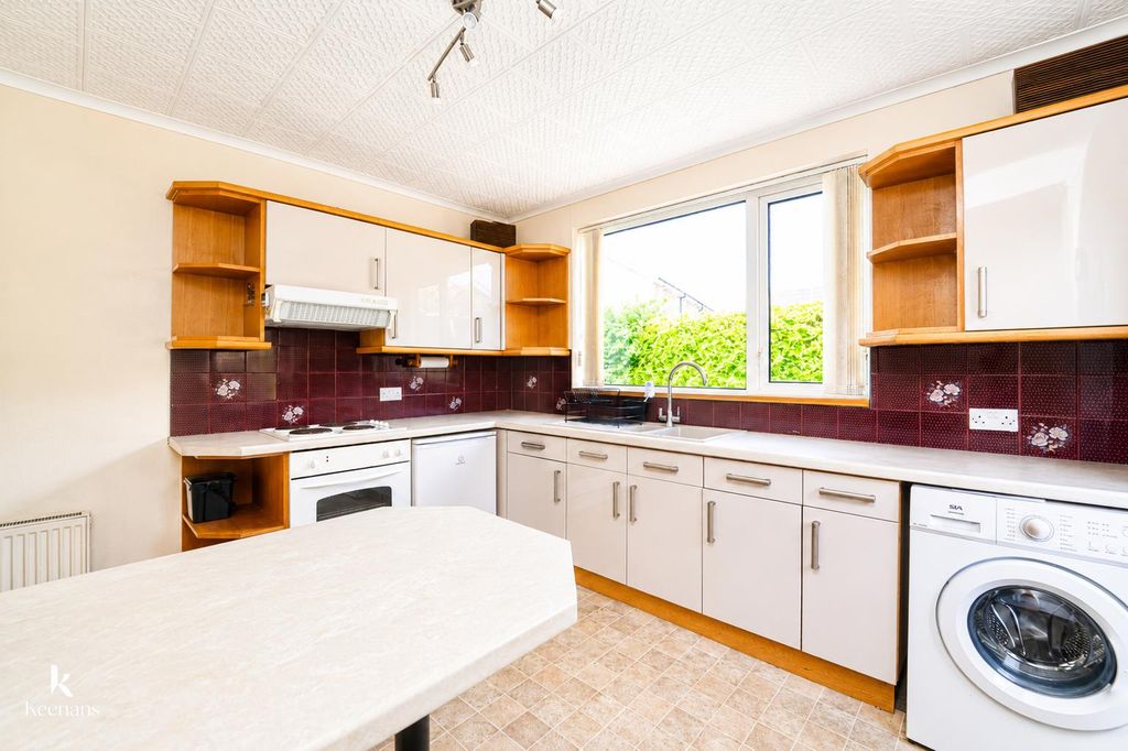 Property photo 2 of 26