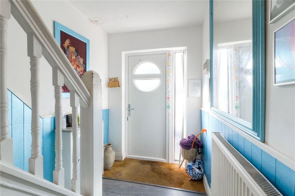 Property photo 3 of 15 Picture No. 02