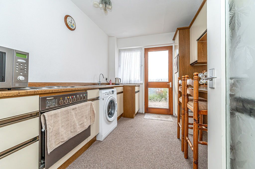 Property photo 2 of 23 Kitchen