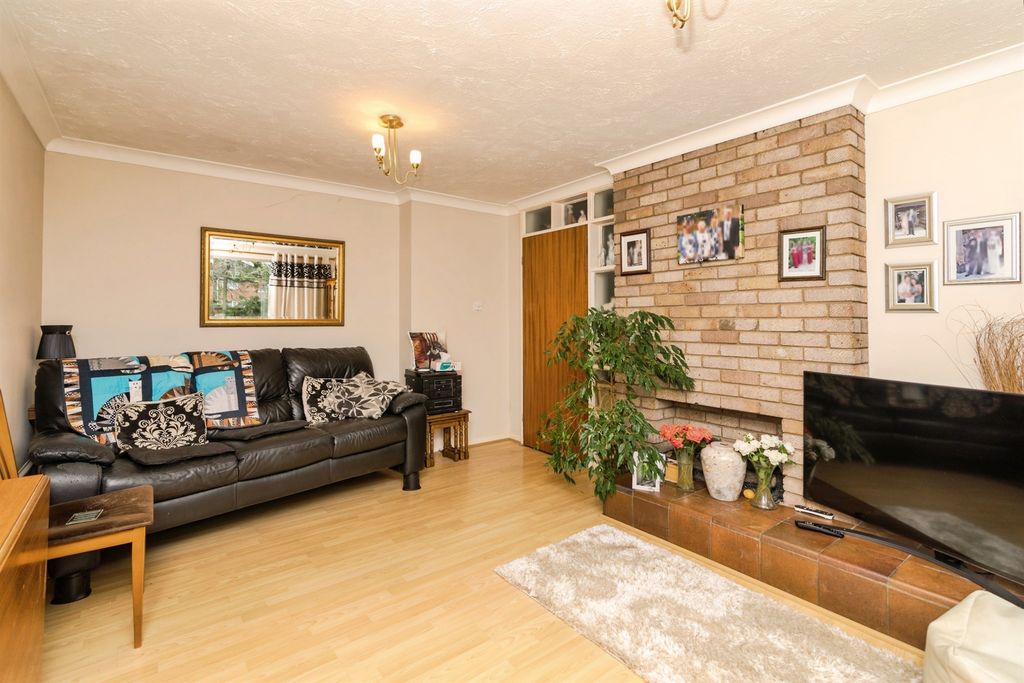 Property photo 3 of 20