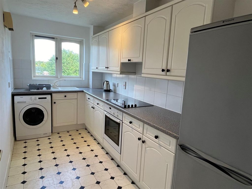 Property photo 3 of 6 Kitchen.Jpg