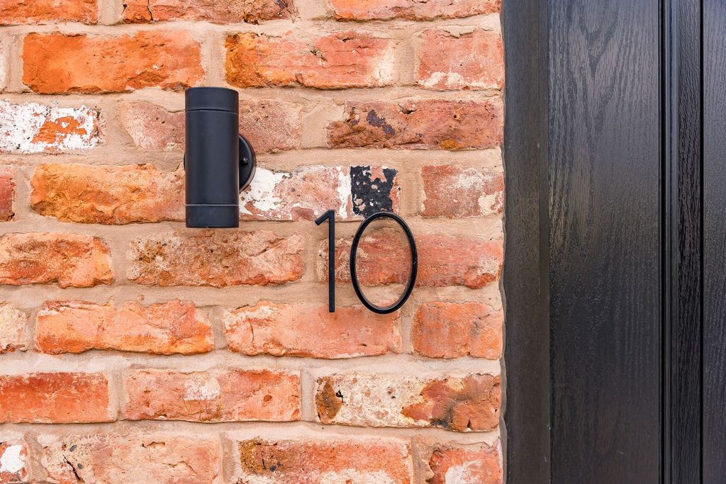 Property photo 2 of 21