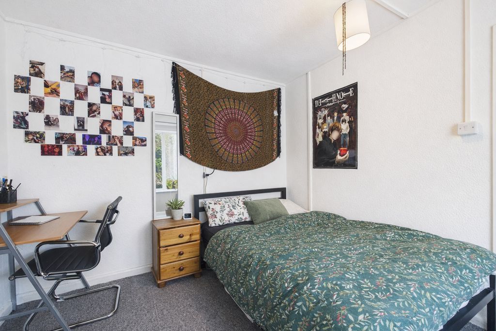 Property photo 2 of 14 Photo 4