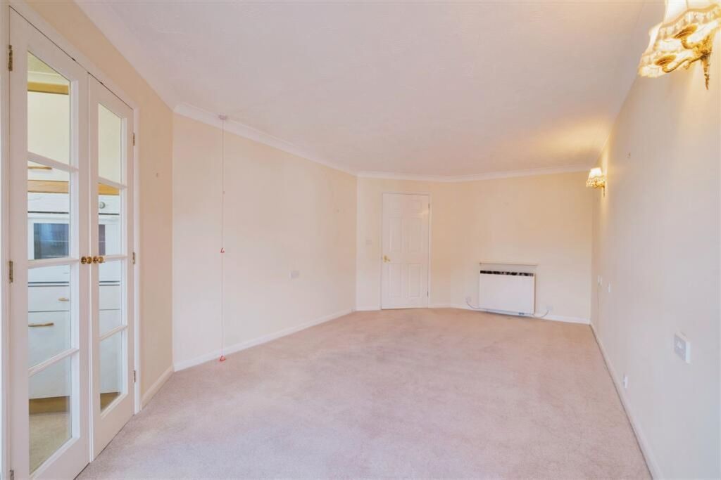 Property photo 2 of 10 (Thumbnail)