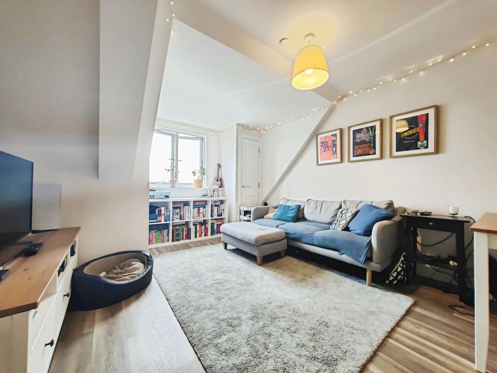 Property photo 2 of 8 Pbox-Img.Jpg