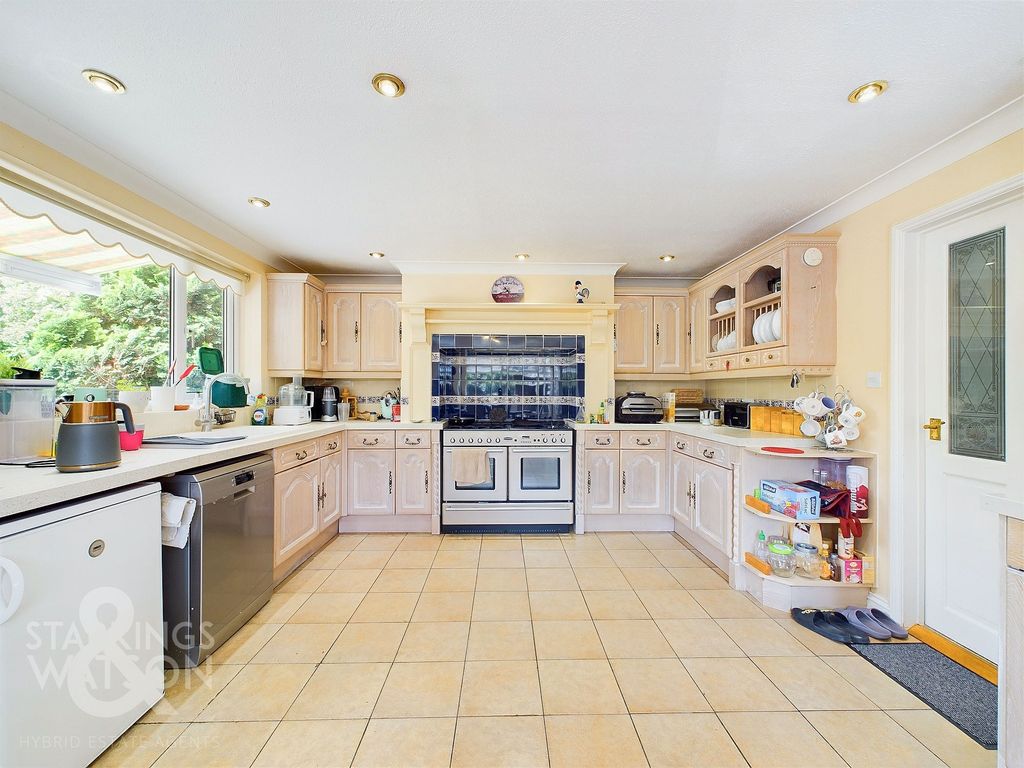 Property photo 3 of 27