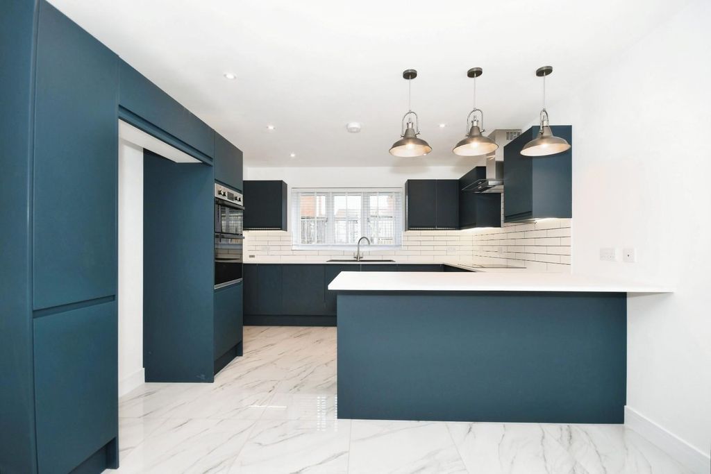 Property photo 3 of 19 Kitchen Diner 01.Jpg