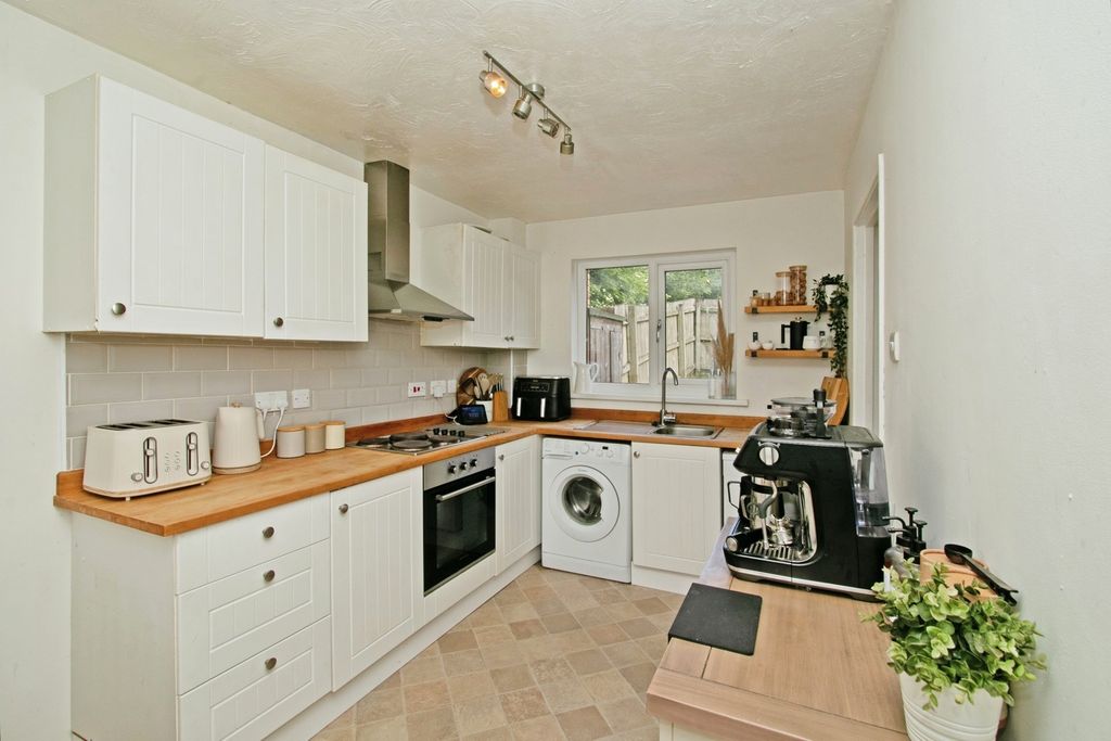 Property photo 3 of 17 Pbox-Img.Jpg