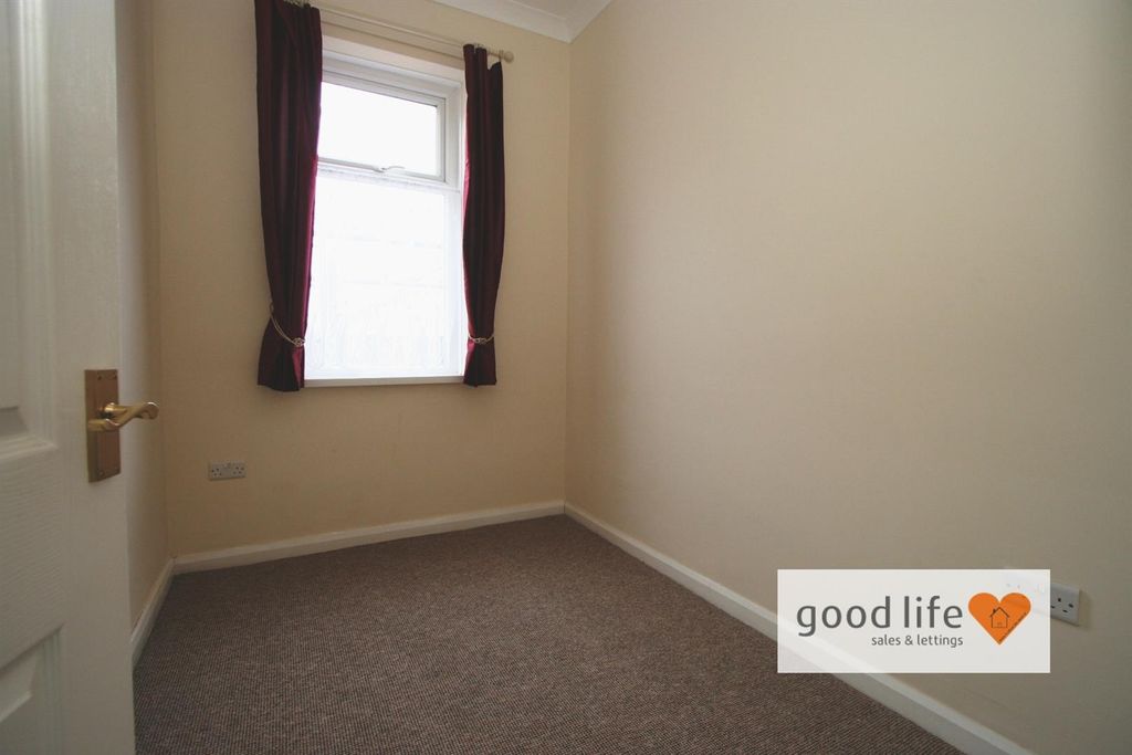 Property photo 2 of 6 16 Villette Road Internals 00216Villetteroad.Jpg