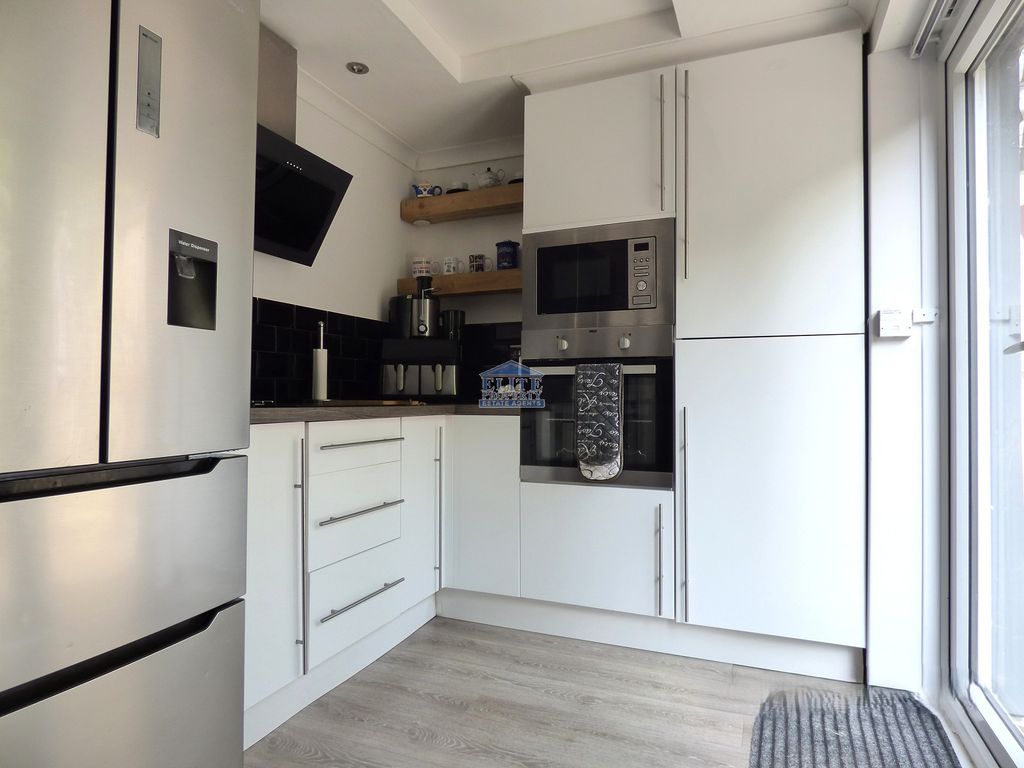 Property photo 2 of 19 Kitchen