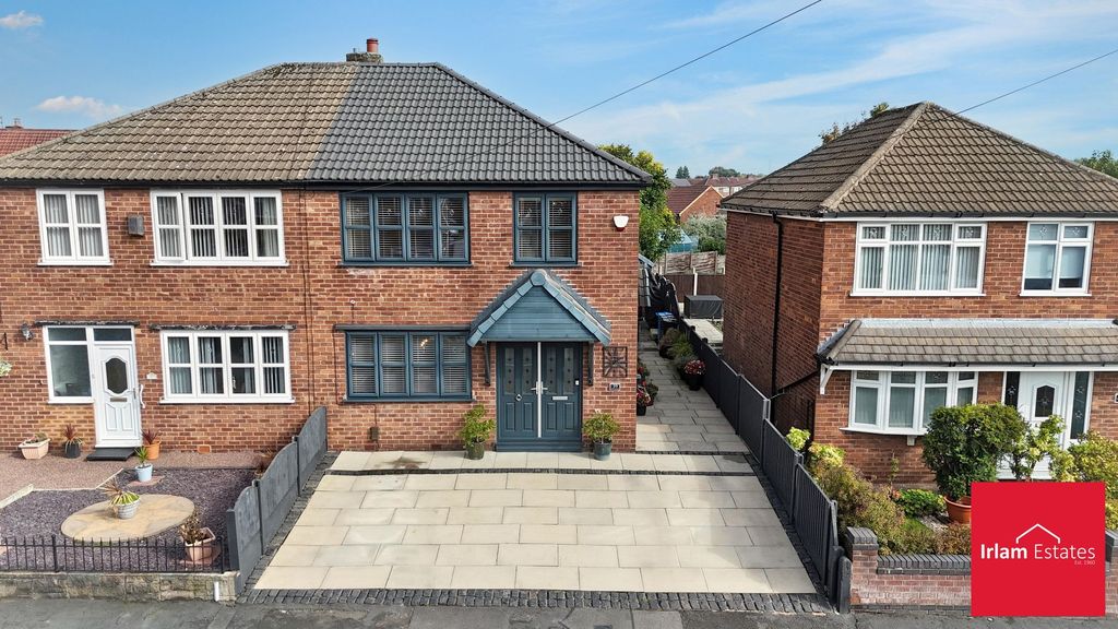 Property photo 1 of 32
