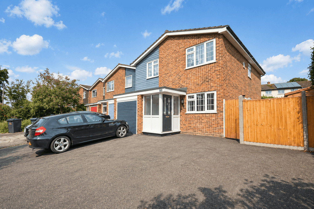 Property photo 1 of 14 Chignal Road, Chelmsford, Essex, CM1 2Jr