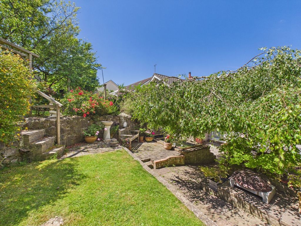 Property photo 2 of 32