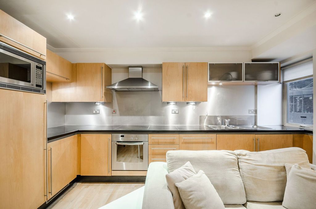 Property photo 1 of 4