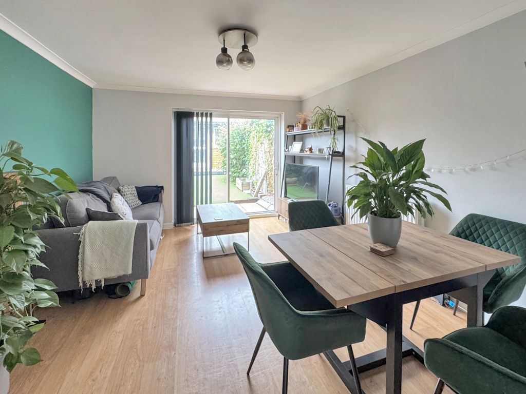 Property photo 2 of 20 5377554