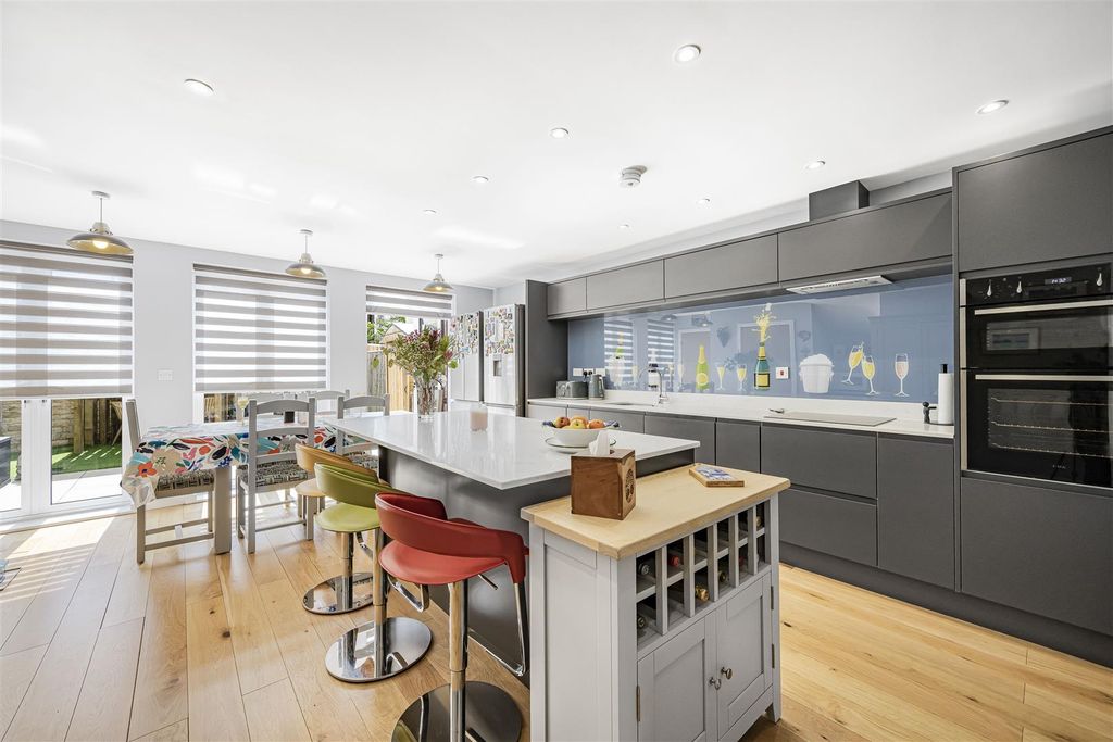 Property photo 2 of 14 Kitchen