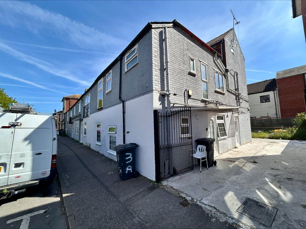 Property photo 2 of 15