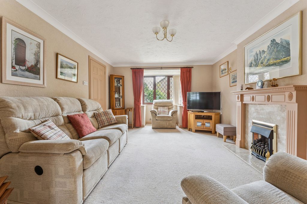 Property photo 3 of 19