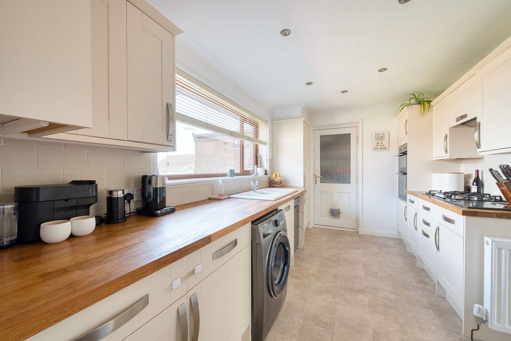 Property photo 2 of 38 Kitchen